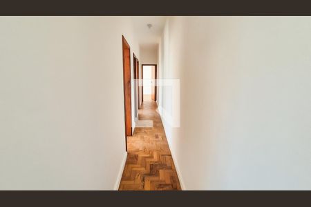 Corredor  de apartamento para alugar com 3 quartos, 71m² em Irajá, Rio de Janeiro
