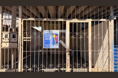 Fachada de casa para alugar com 2 quartos, 52m² em Jardim América, Goiânia