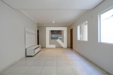 Sala de casa para alugar com 4 quartos, 100m² em Jardim Rubi, Mogi das Cruzes