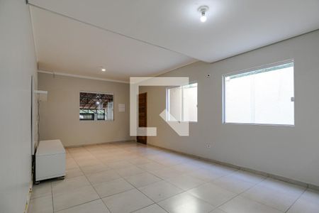 Sala de casa para alugar com 4 quartos, 100m² em Jardim Rubi, Mogi das Cruzes