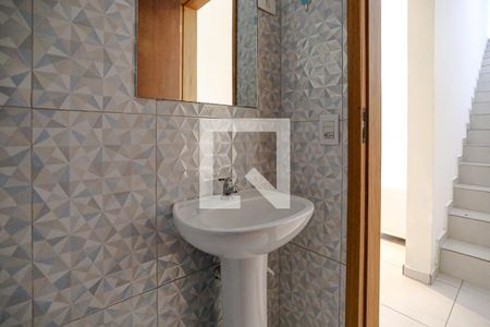 Lavabo  de casa para alugar com 4 quartos, 100m² em Jardim Rubi, Mogi das Cruzes