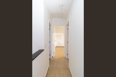 Corredor - Quartos de casa de condomínio para alugar com 1 quarto, 105m² em Vila Nivi, São Paulo