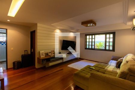 Casa de Condomínio para alugar com 4 quartos, 260m² em Engenho do Mato, Niterói
