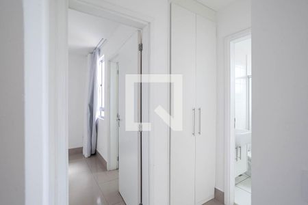 Corredor de apartamento para alugar com 2 quartos, 70m² em Santa Amelia, Belo Horizonte