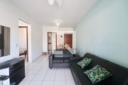 Sala de apartamento para alugar com 2 quartos, 72m² em Jardim Las Palmas, Guarujá