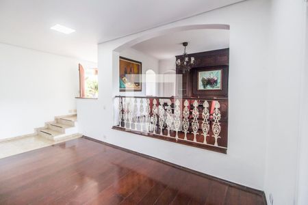 Casa de Condomínio para alugar com 4 quartos, 380m² em Chacara Santa Lucia dos Ypes, Carapicuíba
