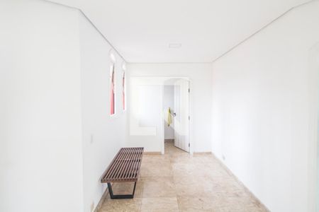 Hall de entrada de casa de condomínio para alugar com 2 quartos, 450m² em Chacara Santa Lucia dos Ypes, Carapicuíba