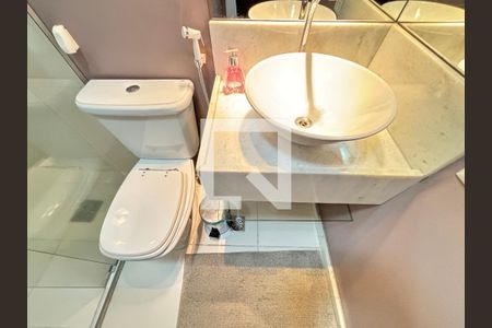 Banheiro de apartamento à venda com 2 quartos, 68m² em Vila Uberabinha, São Paulo
