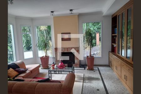 Sala de casa para alugar com 5 quartos, 680m² em Sabaúna, Mogi das Cruzes