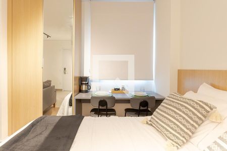 Sala / Quarto de apartamento para alugar com 1 quarto, 27m² em Água Branca, São Paulo