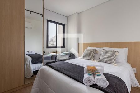 Sala / Quarto de apartamento para alugar com 1 quarto, 27m² em Água Branca, São Paulo