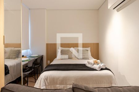 Sala / Quarto de apartamento para alugar com 1 quarto, 27m² em Água Branca, São Paulo