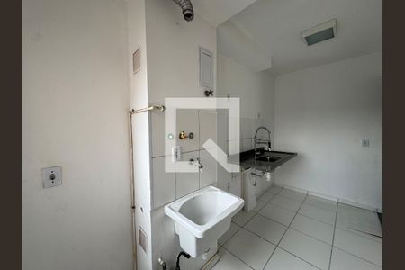 Cozinha e Área de Serviço de apartamento à venda com 2 quartos, 48m² em São Pedro, Osasco