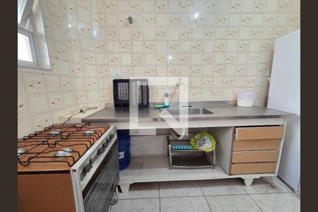 Cozinha de apartamento para alugar com 2 quartos, 65m² em Guilhermina, Praia Grande