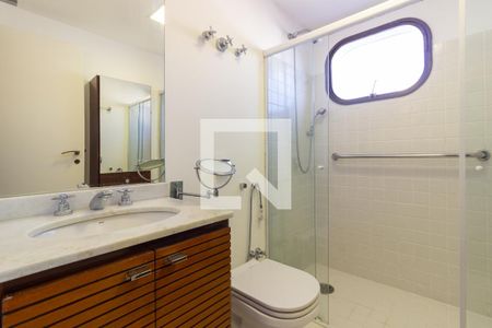 Banheiro da Suíte de apartamento para alugar com 3 quartos, 123m² em Jardim Paulista, São Paulo
