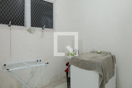 Banheiro de apartamento para alugar com 1 quarto, 42m² em Fazenda Caguaçu, São Paulo
