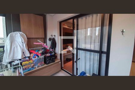 Sacada da sala de apartamento à venda com 2 quartos, 64m² em Continental, Osasco