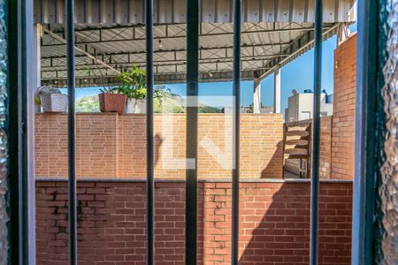 1º andar - Vista do Quarto 1 de casa de condomínio para alugar com 3 quartos, 200m² em Vila Kosmos, Rio de Janeiro