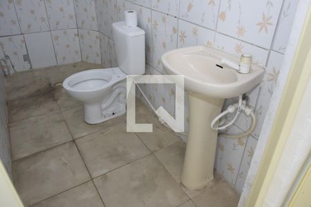 Banheiro de casa para alugar com 1 quarto, 45m² em Jardim Guaruja, Embu das Artes