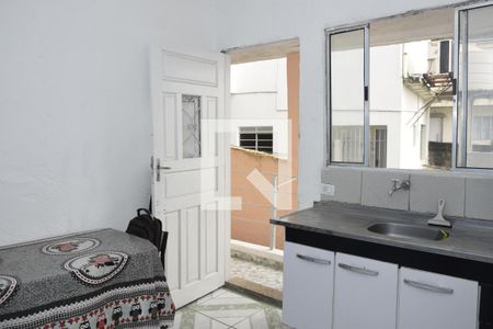 Cozinha de casa para alugar com 1 quarto, 45m² em Jardim Guaruja, Embu das Artes