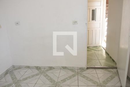 Quarto de casa para alugar com 1 quarto, 45m² em Jardim Guaruja, Embu das Artes