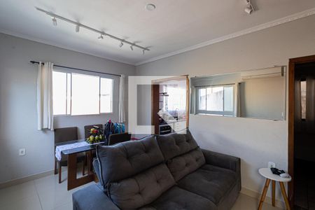 Sala de casa à venda com 4 quartos, 270m² em Itaquera, São Paulo