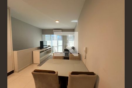 Sala de apartamento para alugar com 1 quarto, 45m² em Bethaville I, Barueri