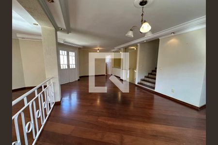 Sala de casa de condomínio para alugar com 3 quartos, 270m² em Nova Higienópolis, Barueri