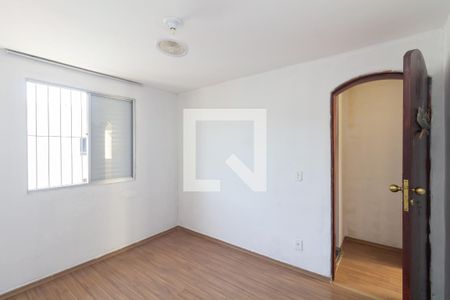 Quarto 2 de apartamento para alugar com 2 quartos, 55m² em Conjunto Residencial José Bonifácio, São Paulo