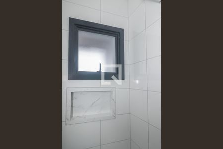 Banheiro de apartamento para alugar com 1 quarto, 25m² em Costa E Silva, Porto Alegre
