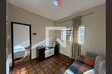 Casa à venda com 3 quartos, 352m² em Nova Cachoeirinha, Belo Horizonte