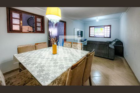 Sala de casa à venda com 4 quartos, 125m² em Jardim Lallo, São Paulo