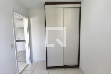 Quarto 2 de apartamento para alugar com 2 quartos, 46m² em Jardim Ipaussurama, Campinas