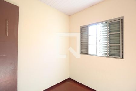Quarto 1 de casa para alugar com 2 quartos, 47m² em Planalto, Uberlândia