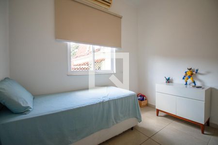 Quarto  de casa à venda com 7 quartos, 405m² em Grajaú, Rio de Janeiro