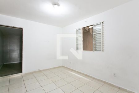 Quarto 2 de casa para alugar com 2 quartos, 25m² em Jardim Santa Teresinha, São Paulo
