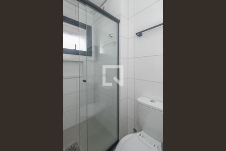 Banheiro de apartamento para alugar com 1 quarto, 26m² em Costa E Silva, Porto Alegre