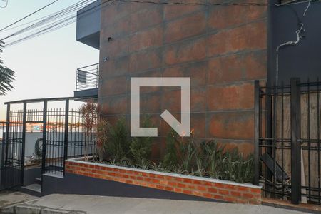 Fachada de apartamento para alugar com 1 quarto, 18m² em Costa E Silva, Porto Alegre