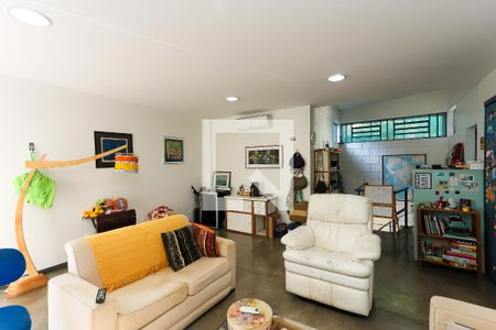 Sala 1 de casa à venda com 4 quartos, 328m² em Real Parque, São Paulo