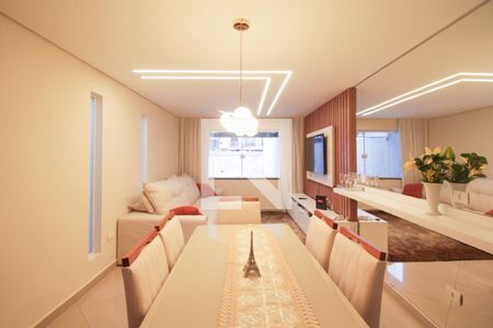 Sala de casa à venda com 3 quartos, 274m² em Vila Mangalot, São Paulo