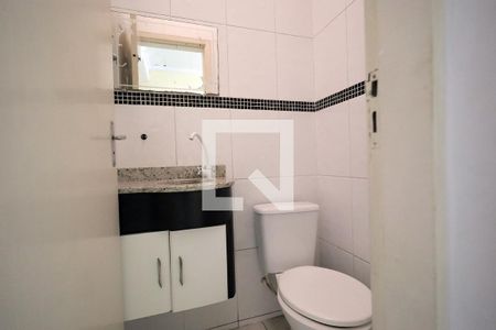 Banheiro 1 de casa para alugar com 3 quartos, 135m² em Vila Mazzei, Santo André