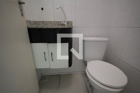 Banheiro 1 de casa para alugar com 3 quartos, 135m² em Vila Mazzei, Santo André
