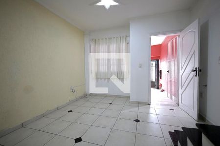 Sala de casa para alugar com 3 quartos, 135m² em Vila Mazzei, Santo André