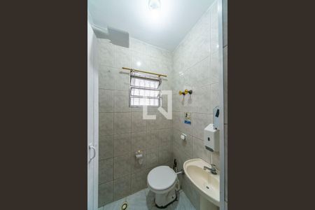 Banheiro 2 de casa para alugar com 2 quartos, 78m² em Parque Capuava, Santo André