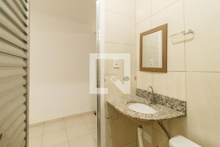 Banheiro de casa para alugar com 1 quarto, 40m² em Jardim Joana D’arc, São Paulo