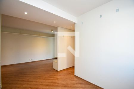 Sala / quarto revercivel de apartamento para alugar com 1 quarto, 56m² em Pinheiros, São Paulo