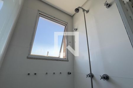 Banheiro da Suíte de apartamento para alugar com 2 quartos, 65m² em Vila Galvão, Guarulhos