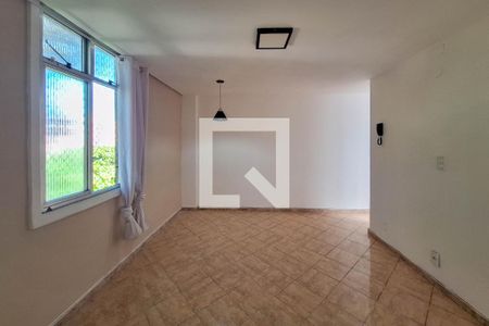 Sala de apartamento para alugar com 2 quartos, 72m² em Fátima, Niterói