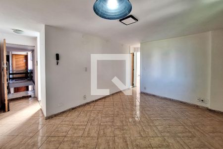 Sala de apartamento para alugar com 2 quartos, 72m² em Fátima, Niterói