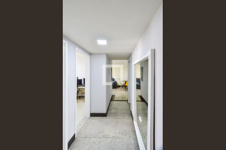 Corredor de apartamento à venda com 3 quartos, 106m² em Ipiranga, Belo Horizonte